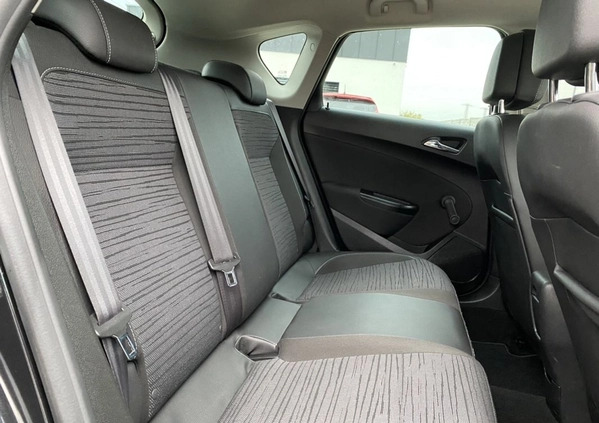 Opel Astra cena 37999 przebieg: 173000, rok produkcji 2015 z Rumia małe 667